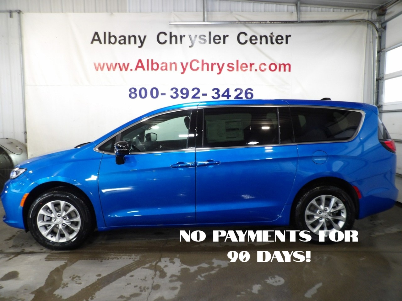 2026 Chrysler Pacifica Select AWD's photo