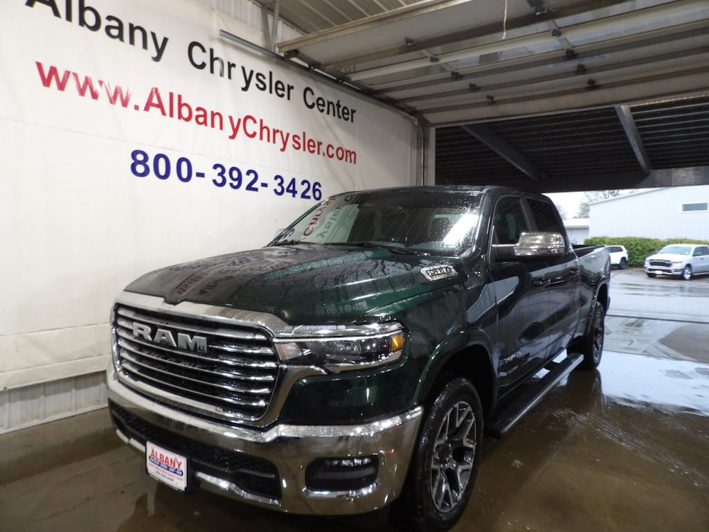 New 2026 Ram 1500 LARAMIE CREW CAB 4X4 6'4 BOX Pickup