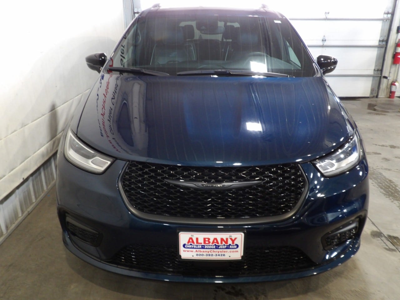 Certified 2025 Chrysler Pacifica Limited with VIN 2C4RC1GG8SR518387 for sale in Albany, Minnesota