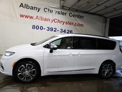 2026 Chrysler Pacifica PINNACLE AWD Passenger Van