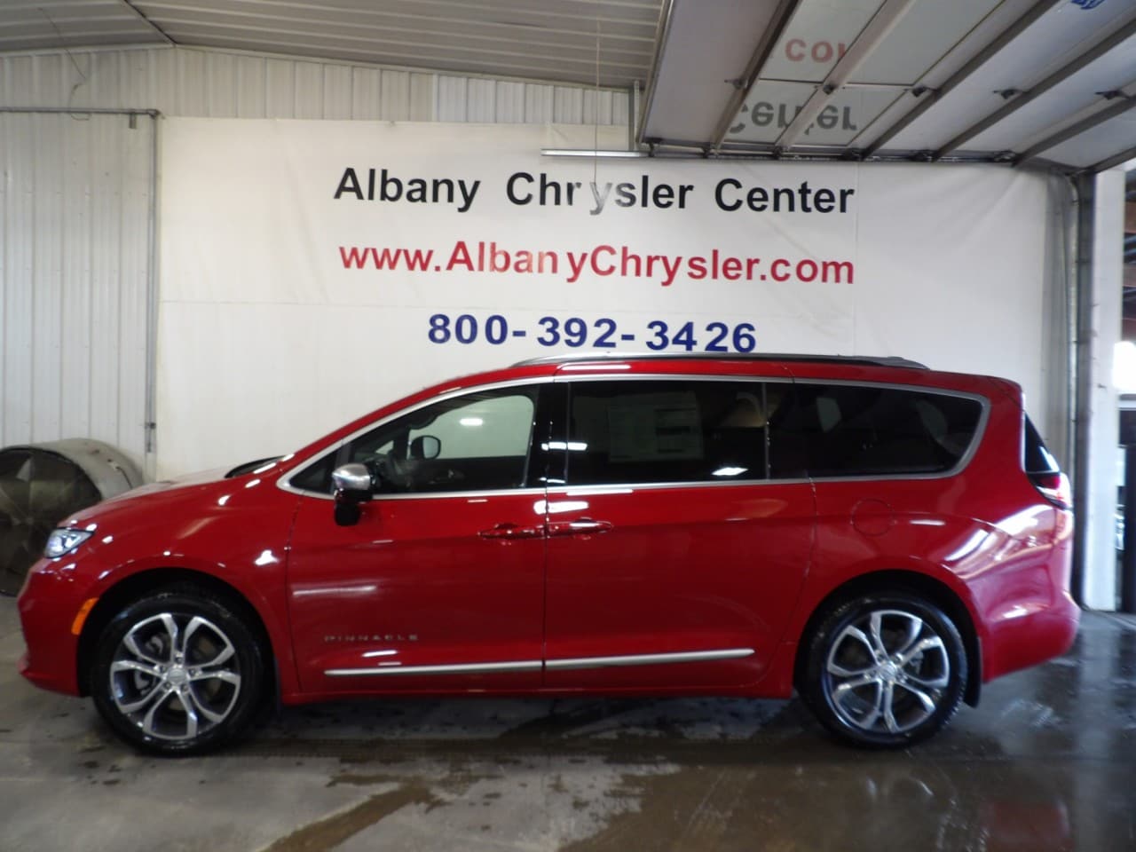 2026 Chrysler Pacifica Pinnacle AWD's photo