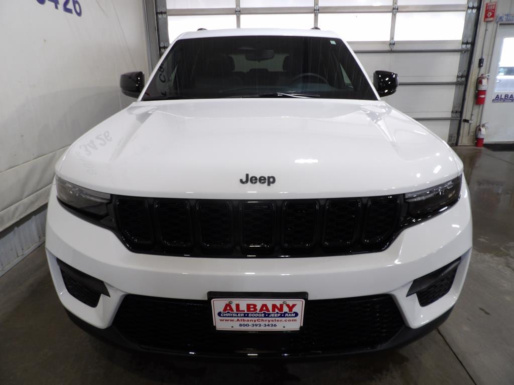 Certified 2023 Jeep Grand Cherokee Altitude with VIN 1C4RJHAG7PC530666 for sale in Albany, Minnesota
