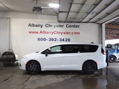 2026 Chrysler Pacifica SELECT Passenger Van