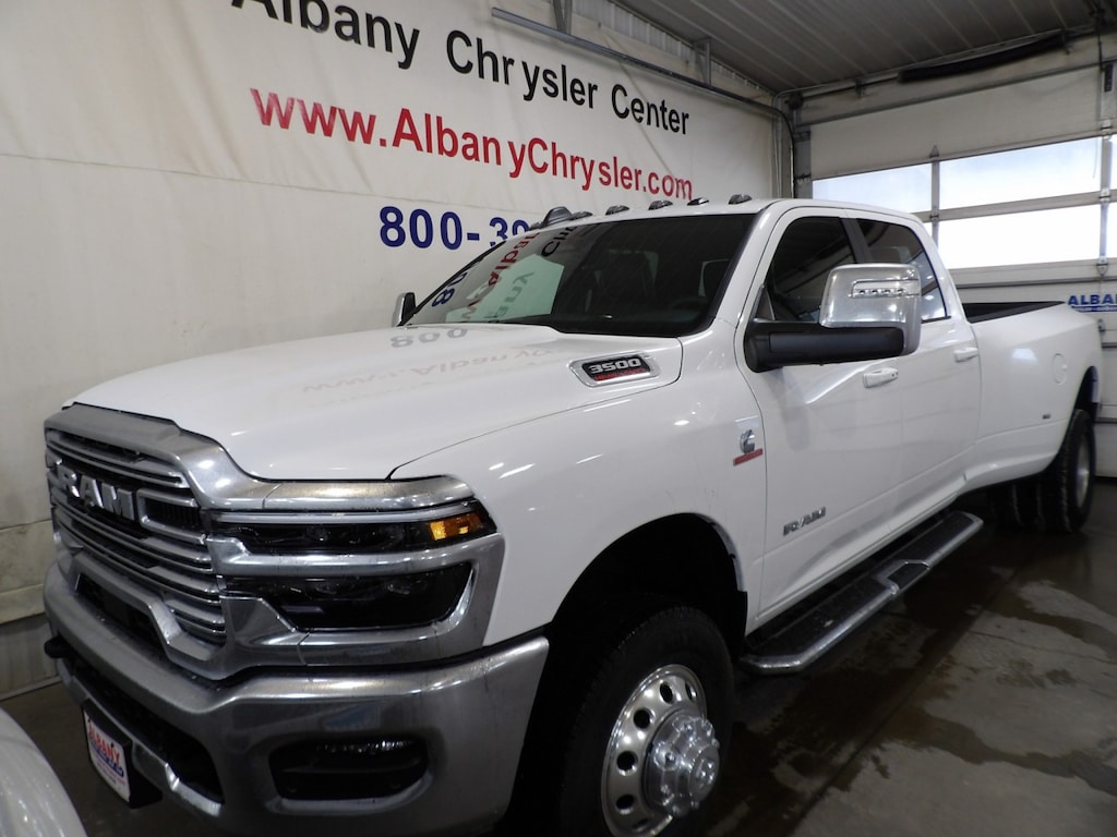 New 2026 Ram 3500 LARAMIE CREW CAB 4X4 8' BOX Pickup