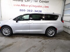 2026 Chrysler Pacifica SELECT AWD Passenger Van