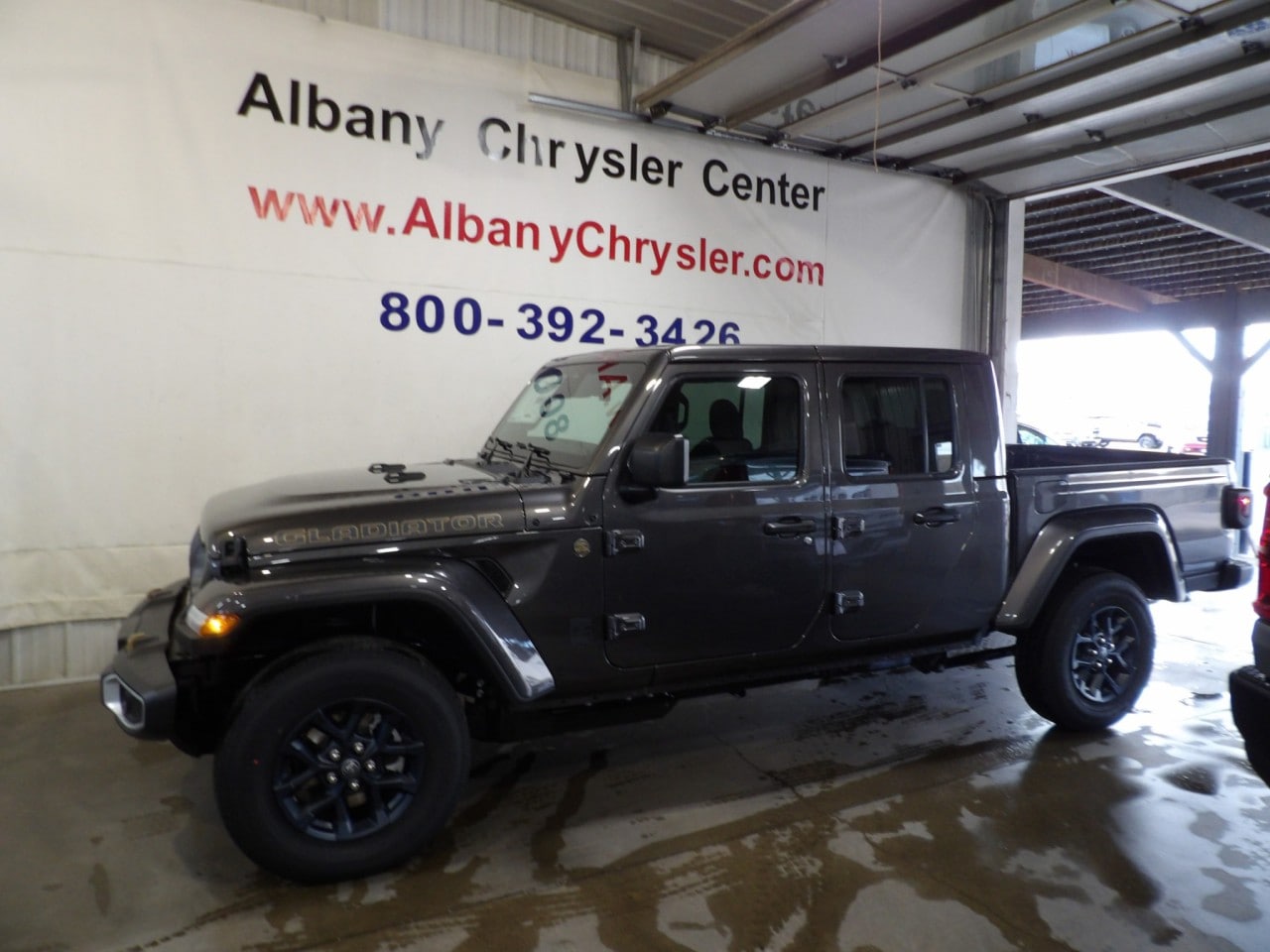 2026 Jeep Gladiator 85th Anniversary Edition Auto's photo
