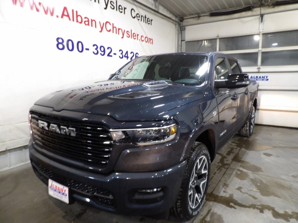 New 2026 Ram 1500 LARAMIE CREW CAB 4X4 5'7 BOX Pickup