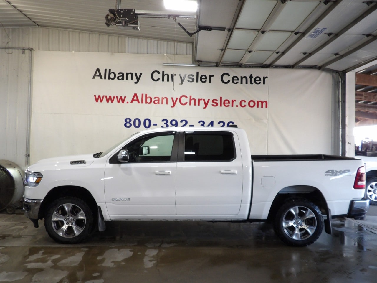 2024 RAM 1500 Laramie 4x4 Crew Cab 5'7's photo