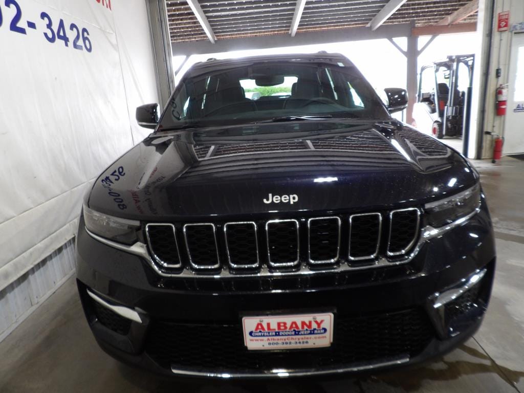 Used 2024 Jeep Grand Cherokee Limited with VIN 1C4RJHBG8RC251812 for sale in Albany, Minnesota