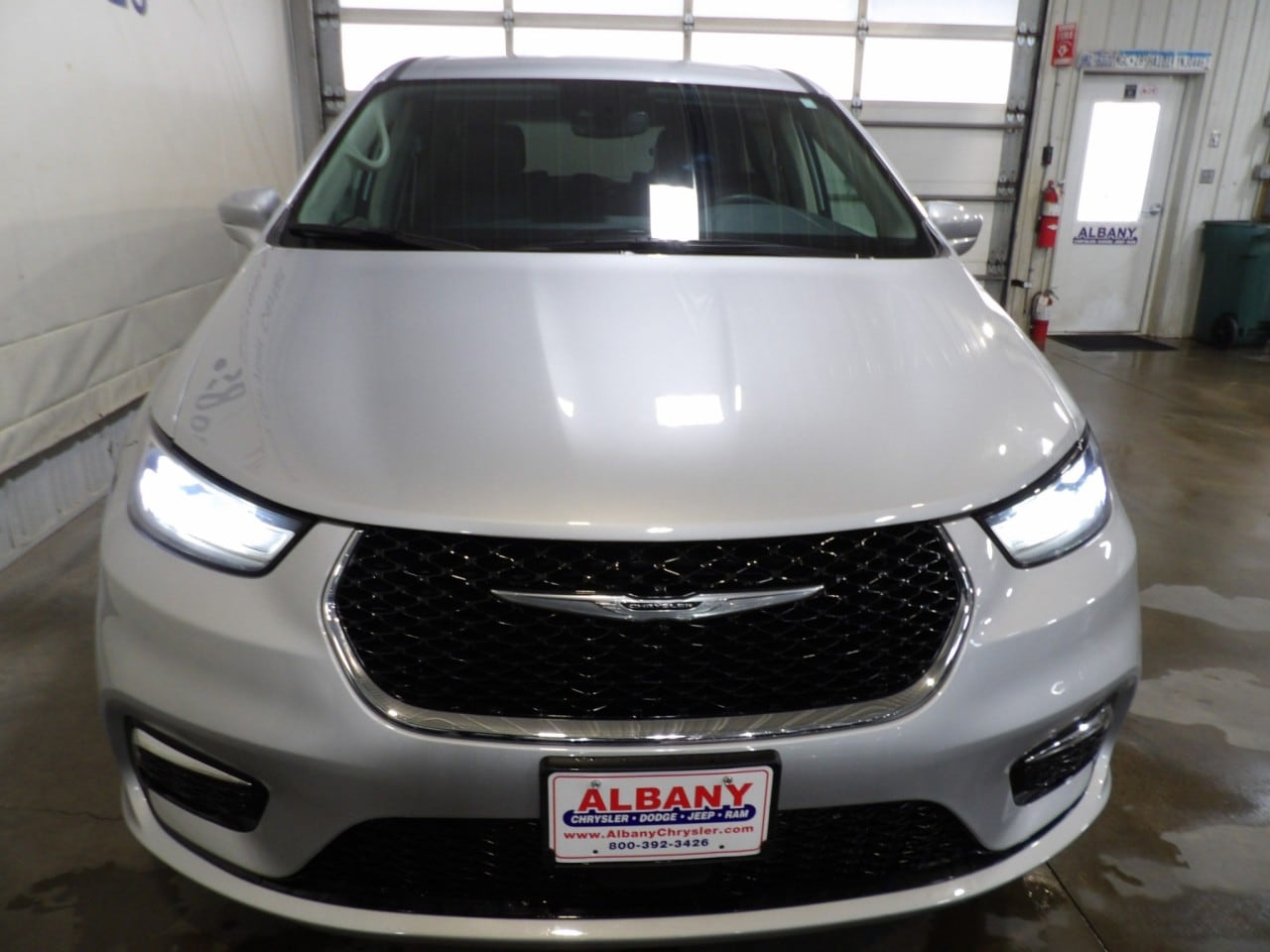 Used 2022 Chrysler Pacifica Hybrid Touring L with VIN 2C4RC1L73NR220775 for sale in Albany, Minnesota