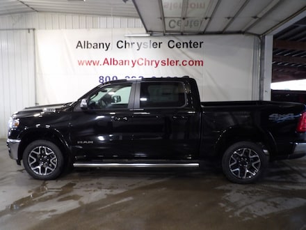 2026 Ram 1500 LARAMIE CREW CAB 4X4 5'7 BOX Pickup