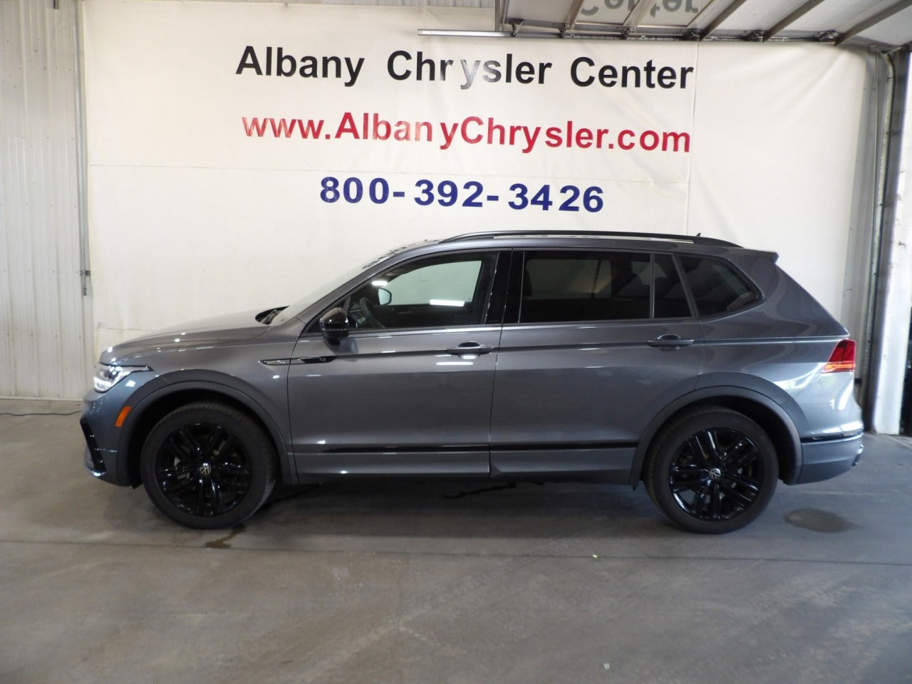 Certified 2022 Volkswagen Tiguan SE R-LINE BLACK with VIN 3VV8B7AX2NM106067 for sale in Albany, Minnesota