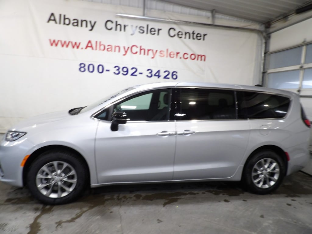 New 2026 Chrysler Pacifica SELECT AWD Passenger Van