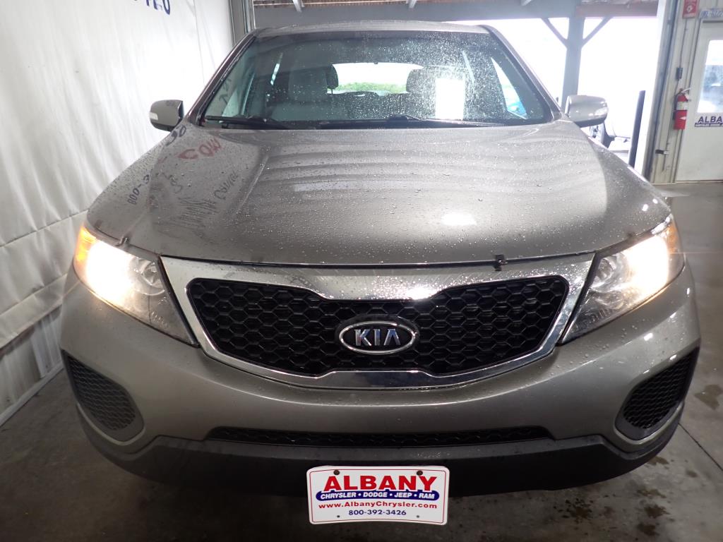 Used 2013 Kia Sorento LX with VIN 5XYKTCA62DG420685 for sale in Albany, MN