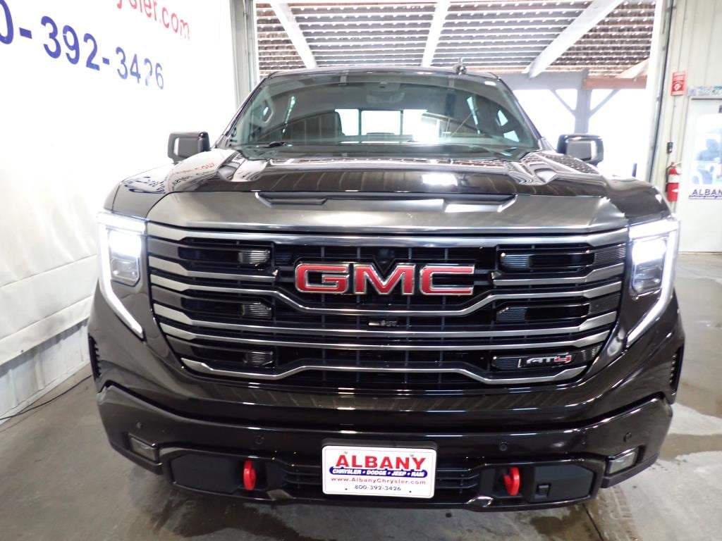 Used 2022 GMC Sierra 1500 AT4 with VIN 1GTUUEET5NZ528805 for sale in Albany, Minnesota