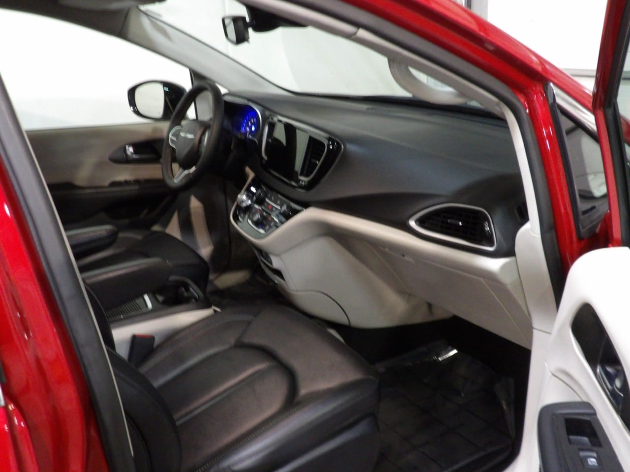 Certified 2024 Chrysler Pacifica Touring L with VIN 2C4RC1BGXRR182162 for sale in Albany, Minnesota