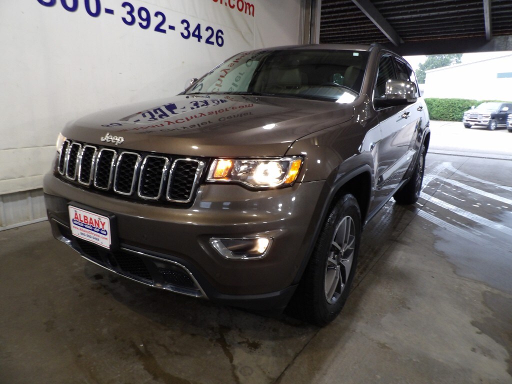 2020 Jeep Grand Cherokee Limited photo 3