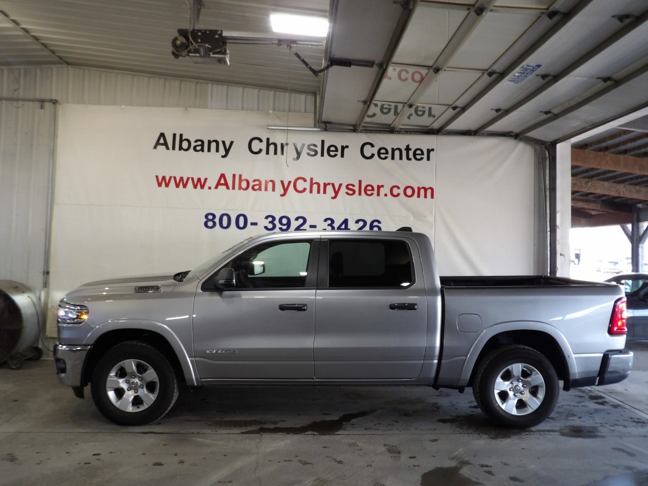 2025 RAM 1500 Big Horn/Lone Star 4x4 Crew Cab 5'7's photo
