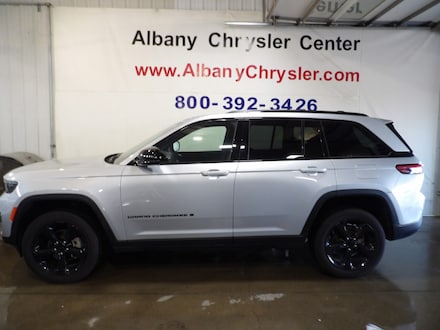 2024 Jeep Grand Cherokee Altitude 4x4 SUV