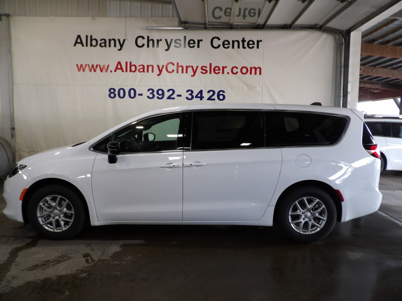 2026 Chrysler Voyager LX's photo