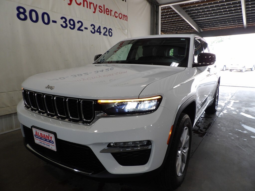 2022 Jeep Grand Cherokee Limited photo 3