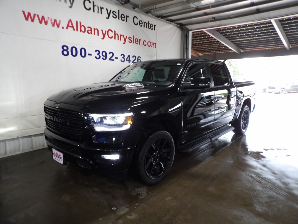 2023 Ram 1500 Laramie photo 3