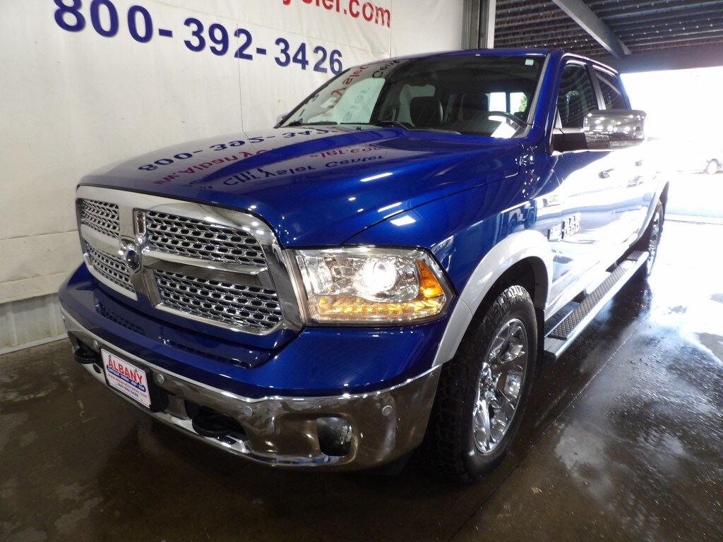 2016 Ram 1500 Laramie photo 3
