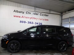 2026 Chrysler Pacifica LIMITED AWD Passenger Van