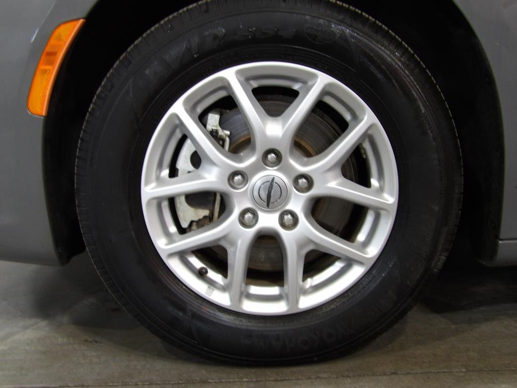 2022 Chrysler Pacifica photo 4