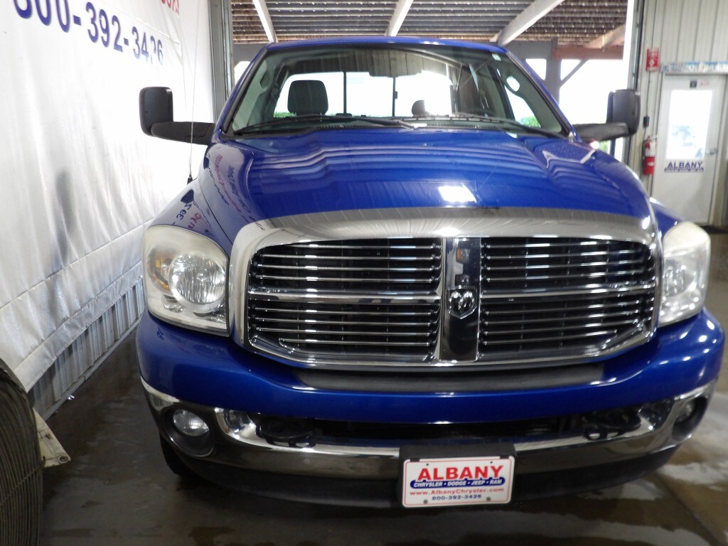 2009 Dodge Ram SLT photo 2
