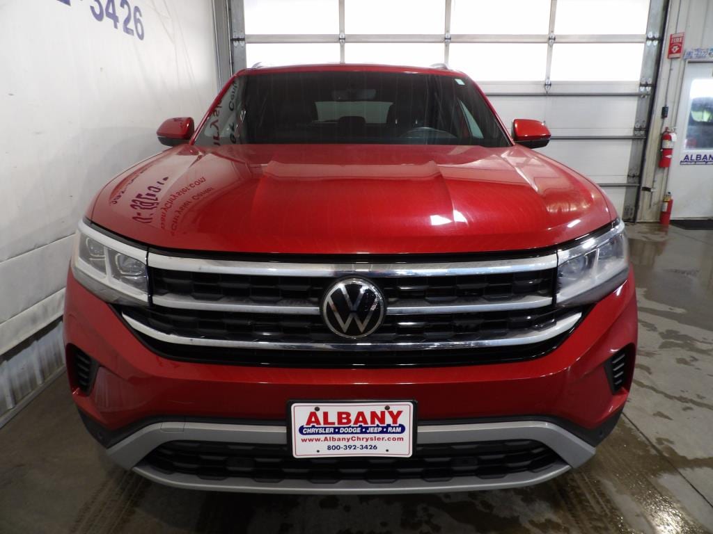Certified 2022 Volkswagen Atlas Cross Sport SE w/Tech with VIN 1V2HE2CA8NC228675 for sale in Albany, Minnesota