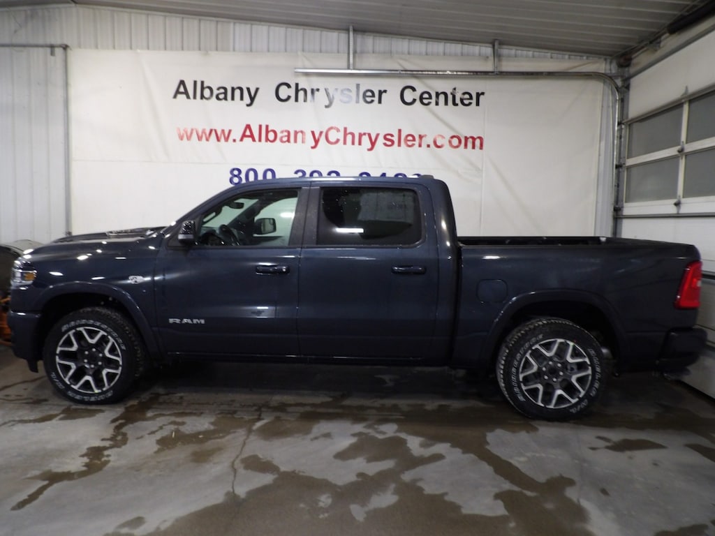 New 2026 Ram 1500 LARAMIE CREW CAB 4X4 5'7 BOX Pickup