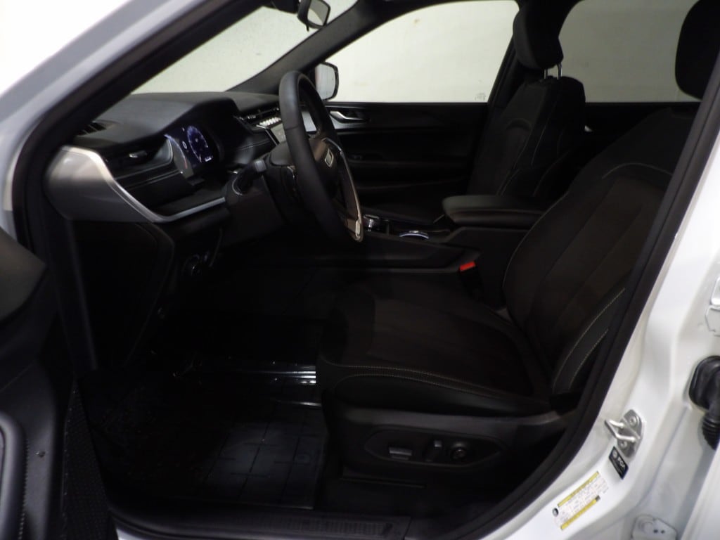 2024 Jeep Grand Cherokee L Laredo - Photo 6