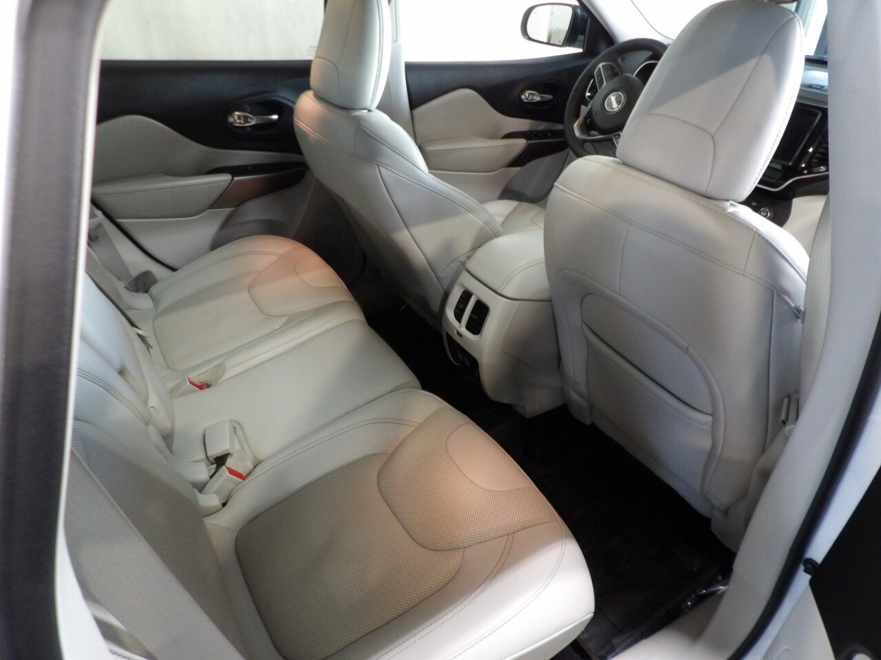 2022 Jeep Cherokee Limited - Photo 8