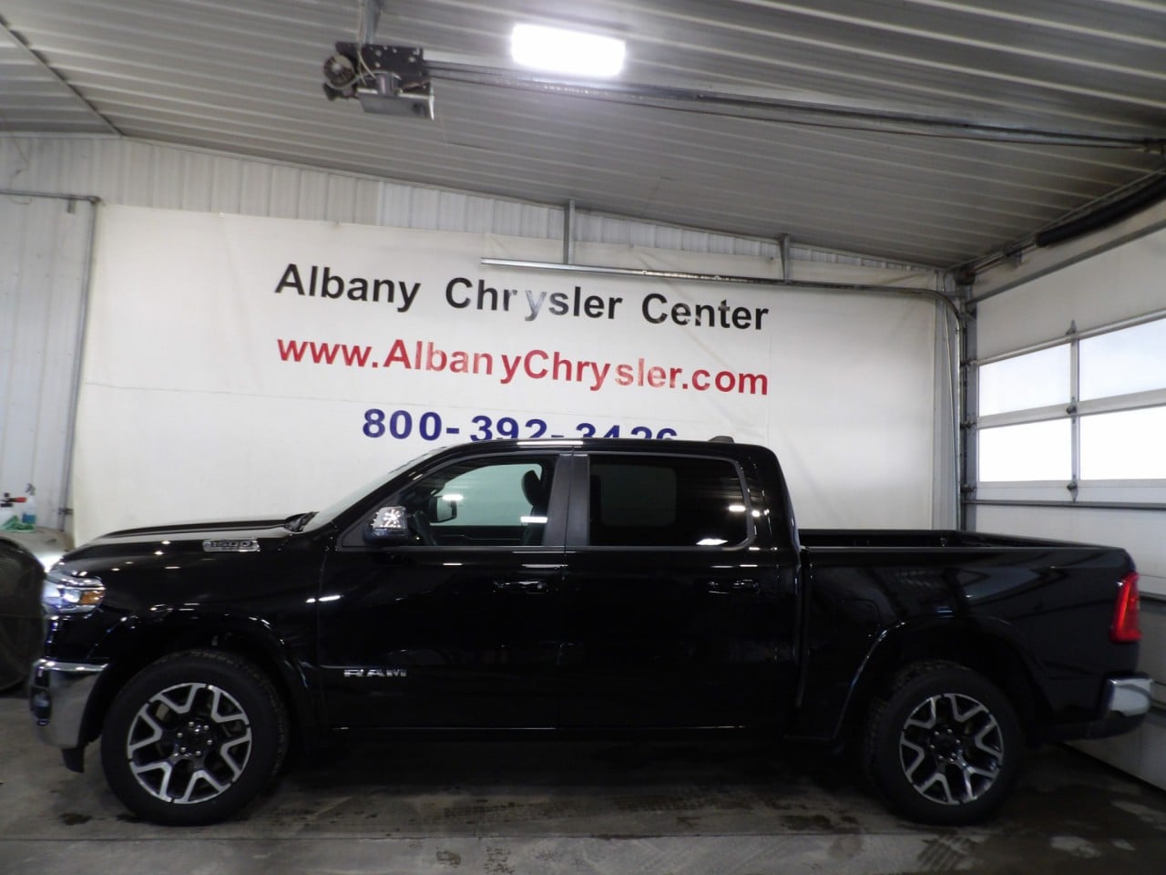 2025 RAM 1500 Laramie 4x4 Crew Cab 5'7's photo