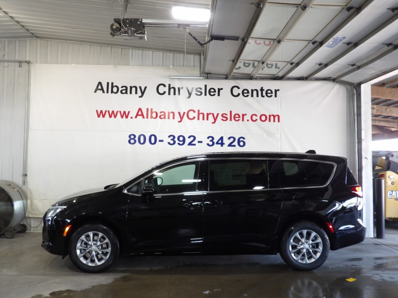 2027 Chrysler Pacifica Select AWD's photo