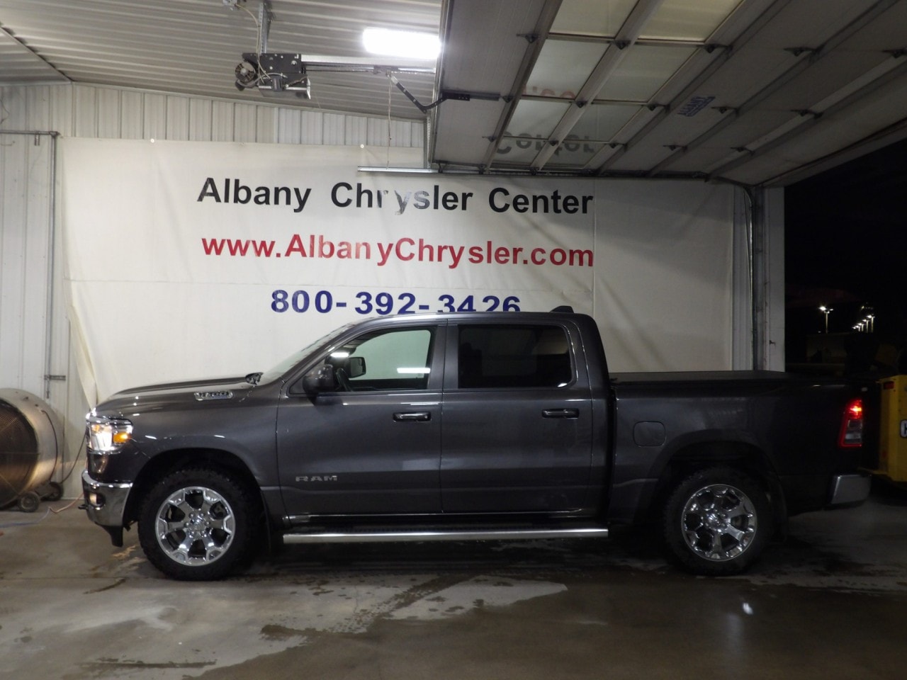 2022 RAM 1500 Big Horn/Lone Star 4x4 Crew Cab 5'7's photo