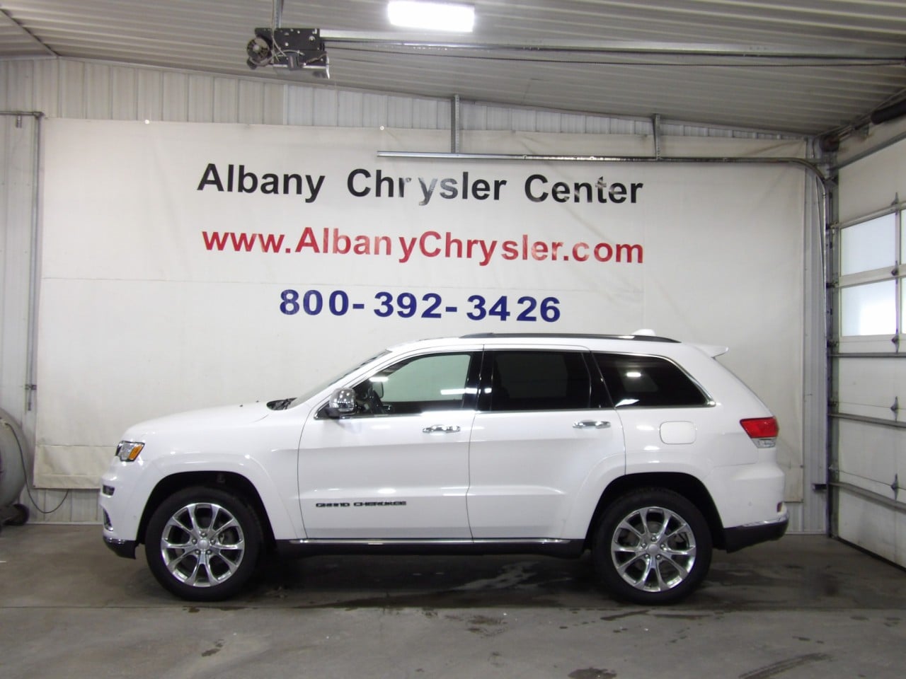 2020 Jeep Grand Cherokee Summit 4WD's photo