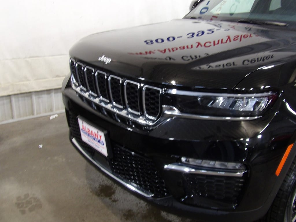 New 2025 Jeep Grand Cherokee LIMITED 4X4 Sport Utility