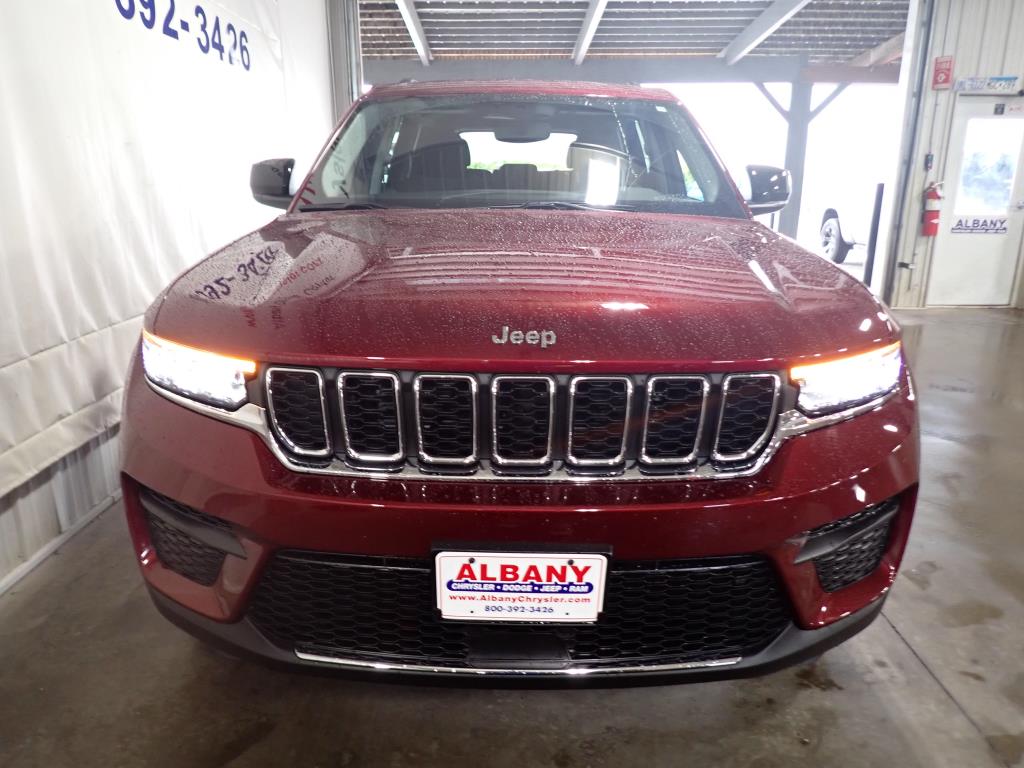 Certified 2023 Jeep Grand Cherokee Laredo with VIN 1C4RJHAG6PC543814 for sale in Albany, MN