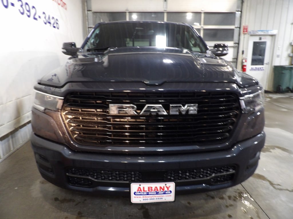 New 2026 Ram 1500 LARAMIE CREW CAB 4X4 5'7 BOX Pickup