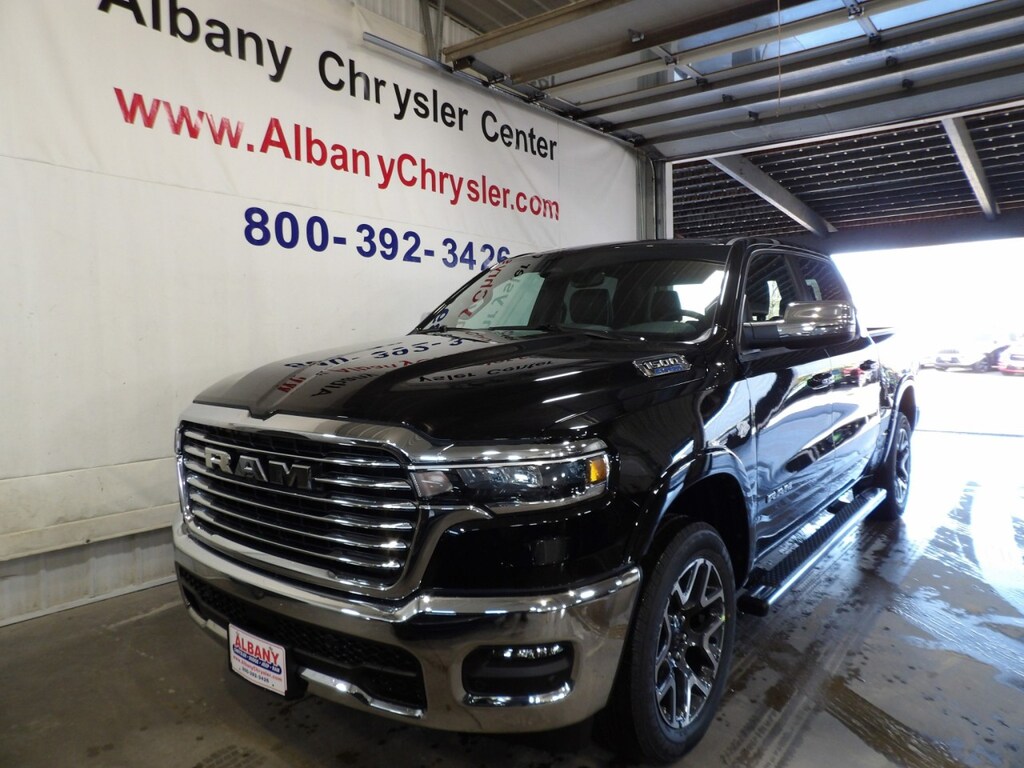 New 2026 Ram 1500 LARAMIE CREW CAB 4X4 5'7 BOX Pickup