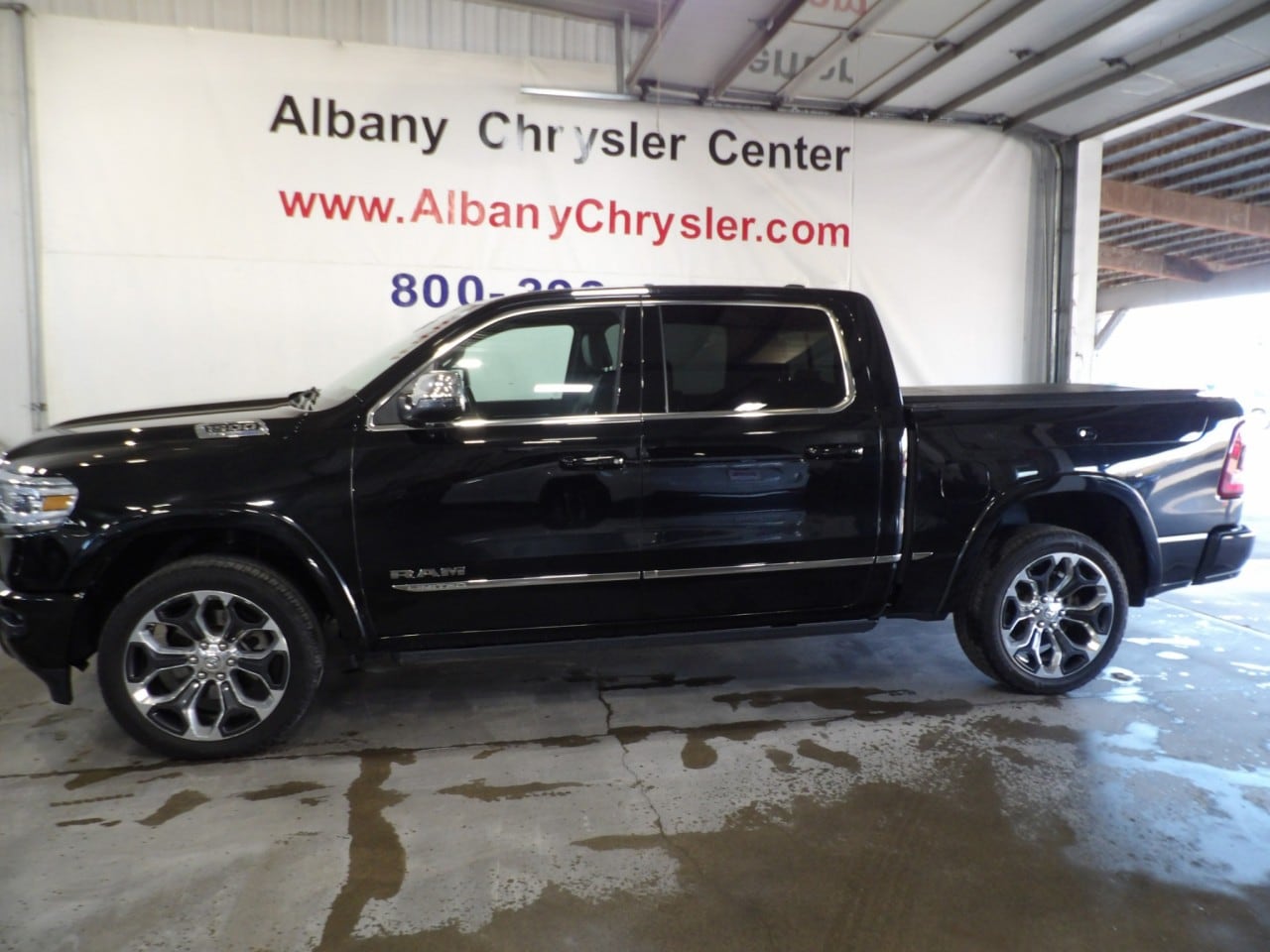 2023 RAM 1500 Limited 4x4 Crew Cab 5'7's photo