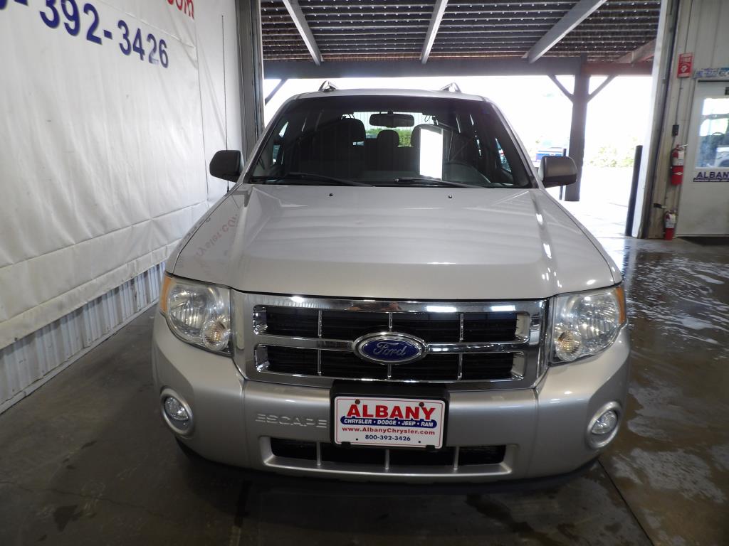 Used 2011 Ford Escape XLT with VIN 1FMCU9DG2BKC04721 for sale in Albany, Minnesota
