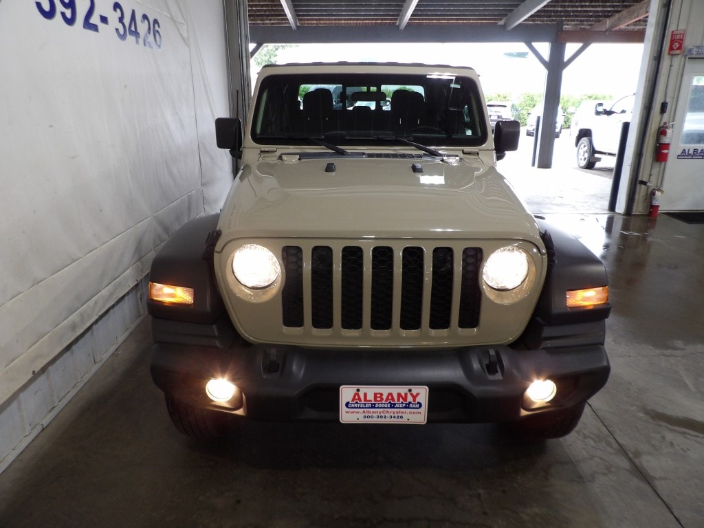 Used 2020 Jeep Gladiator Sport S with VIN 1C6HJTAG8LL161235 for sale in Albany, Minnesota