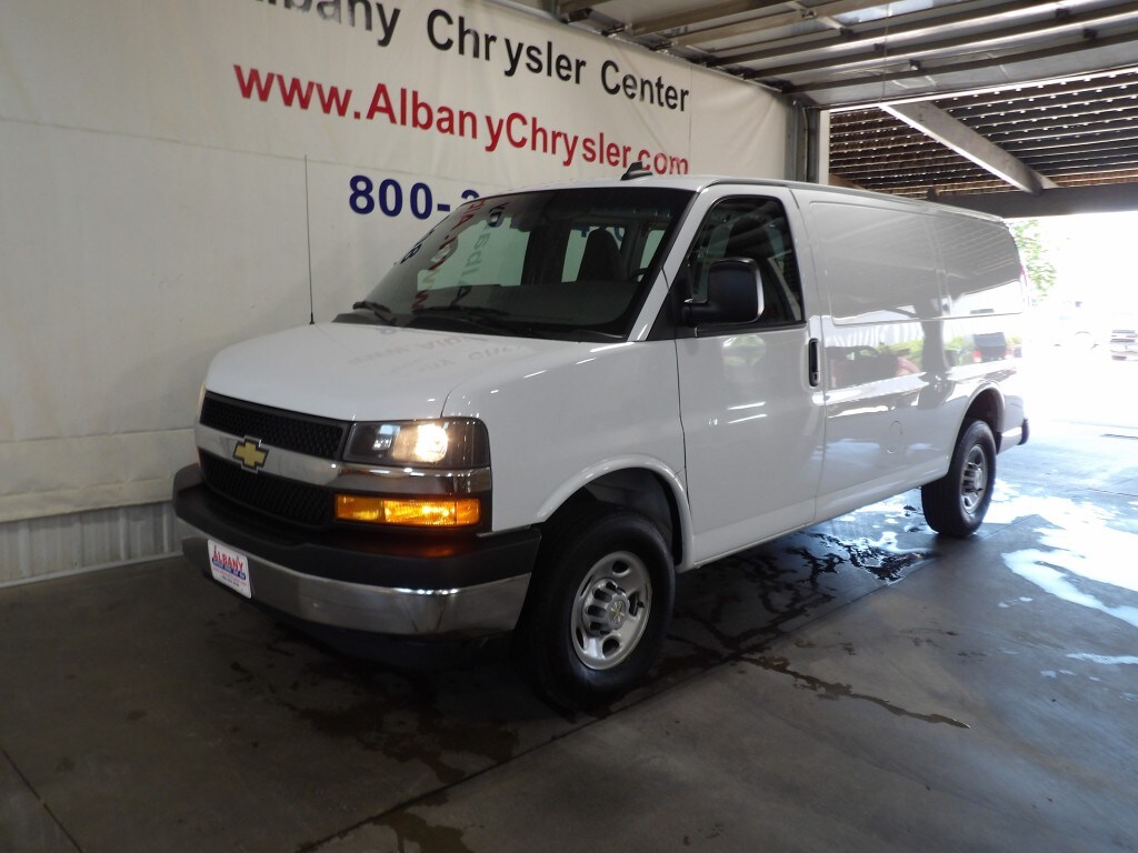 2022 Chevrolet Express 2500 Cargo photo 3
