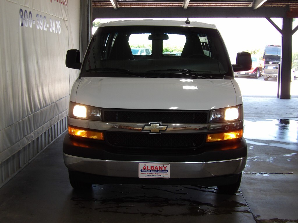 2022 Chevrolet Express 2500 Cargo photo 2