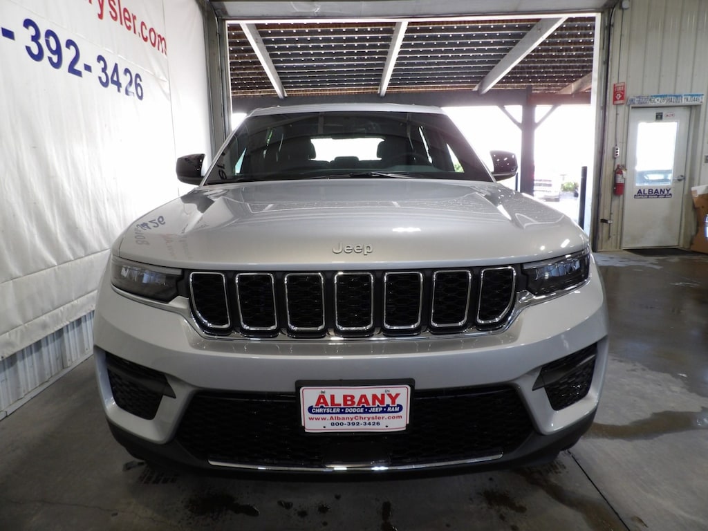 New 2026 Jeep Grand Cherokee LAREDO X 4X4 Sport Utility