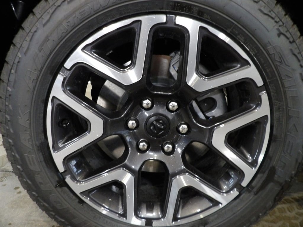 New 2026 Ram 1500 LARAMIE CREW CAB 4X4 5'7 BOX Pickup