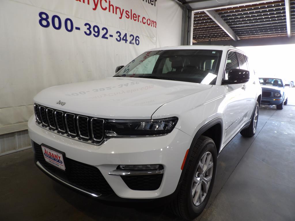 2022 Jeep Grand Cherokee Limited photo 3